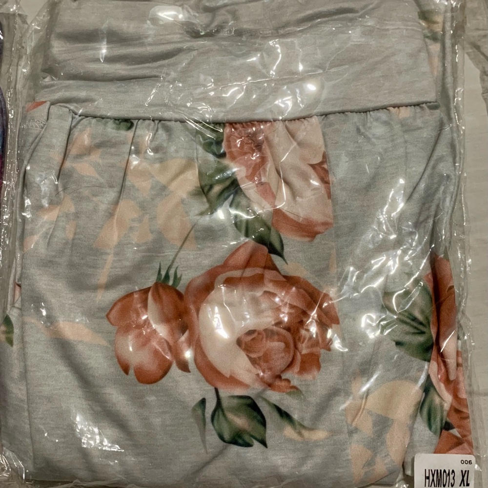 Floral Print Pajama Pants in Gray and Pink
